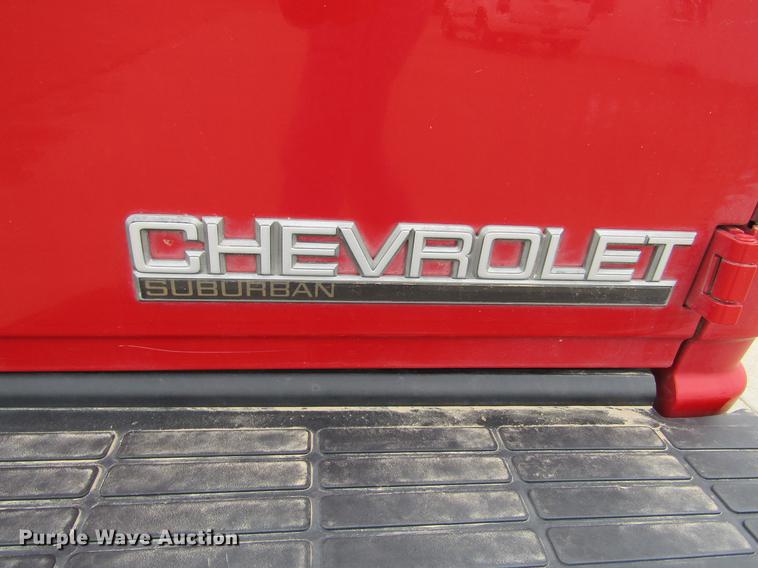 image for item DE6826 1999 Chevrolet Suburban 1500 SUV