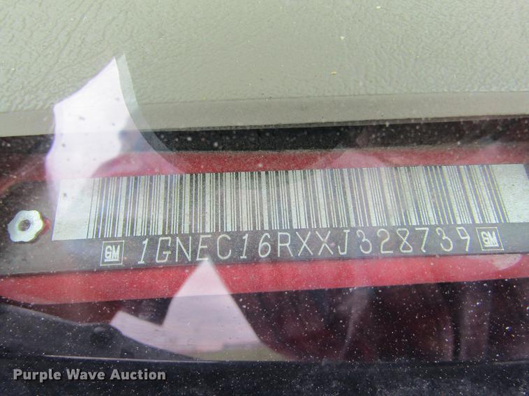 image for item DE6826 1999 Chevrolet Suburban 1500 SUV