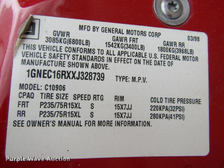 image for item DE6826 1999 Chevrolet Suburban 1500 SUV