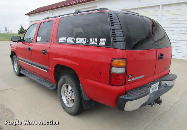 image for item DE6828 2001 Chevrolet Suburban 1500 LS SUV