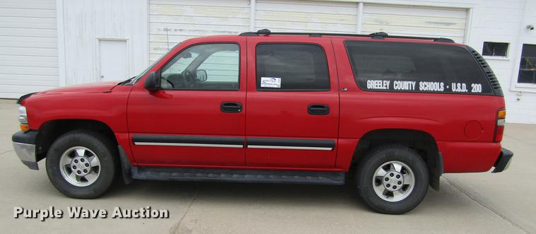 image for item DE6828 2001 Chevrolet Suburban 1500 LS SUV