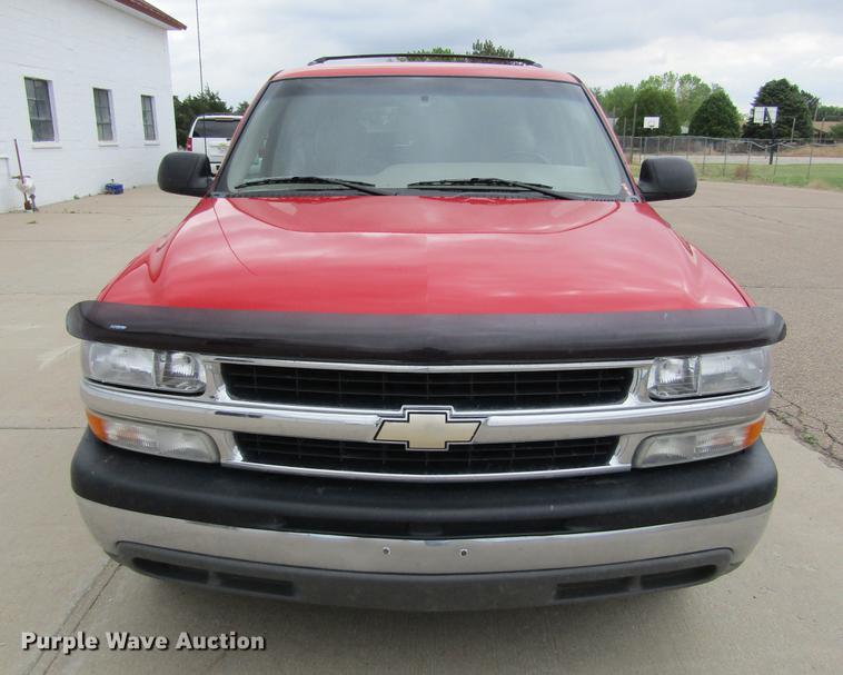 image for item DE6828 2001 Chevrolet Suburban 1500 LS SUV