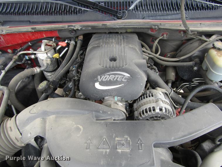 image for item DE6828 2001 Chevrolet Suburban 1500 LS SUV