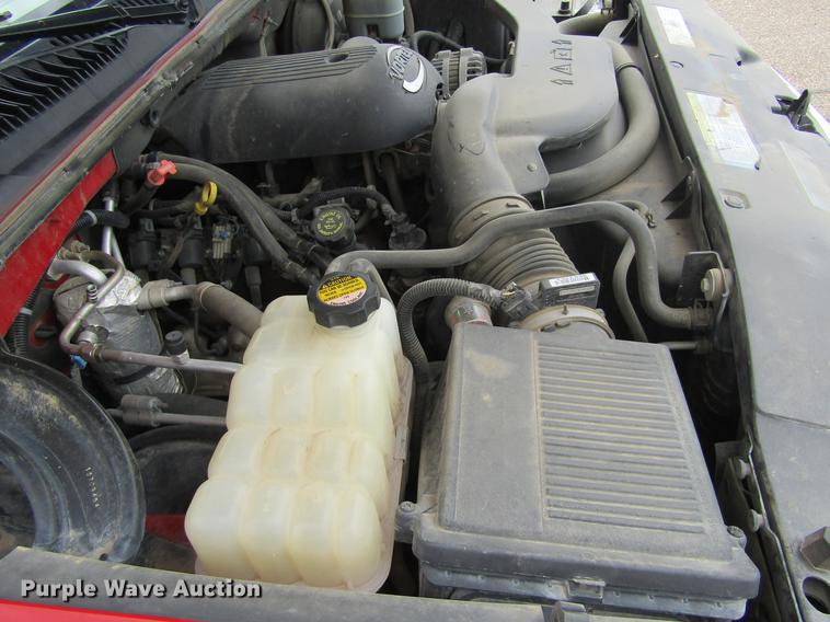 image for item DE6828 2001 Chevrolet Suburban 1500 LS SUV