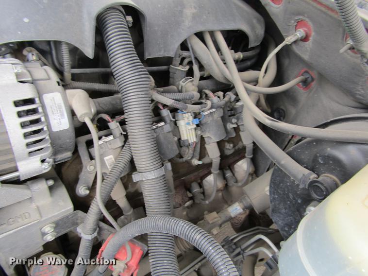 image for item DE6828 2001 Chevrolet Suburban 1500 LS SUV