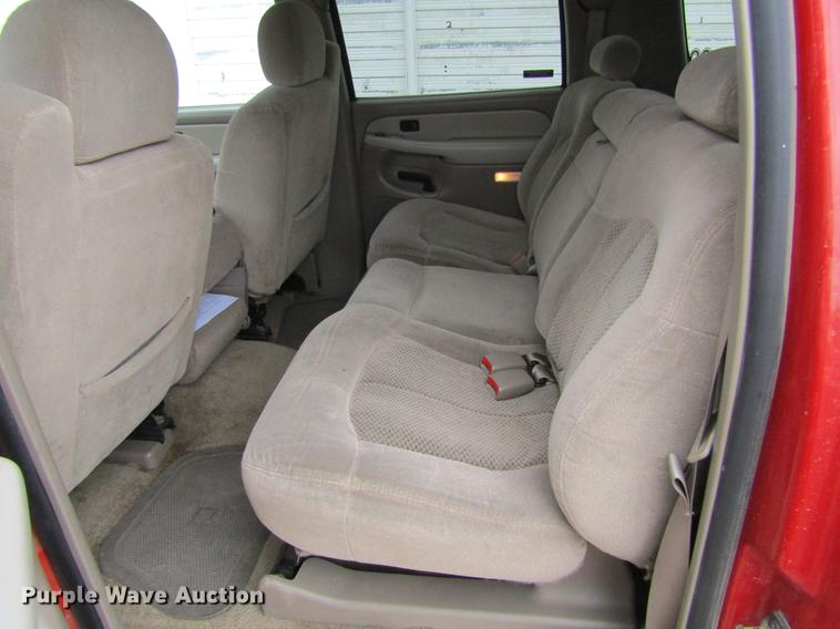 image for item DE6828 2001 Chevrolet Suburban 1500 LS SUV