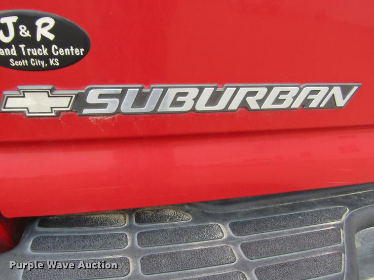 image for item DE6828 2001 Chevrolet Suburban 1500 LS SUV