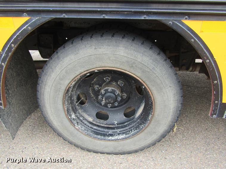 image for item DE6829 1994 Ford B700 Blue Bird school bus