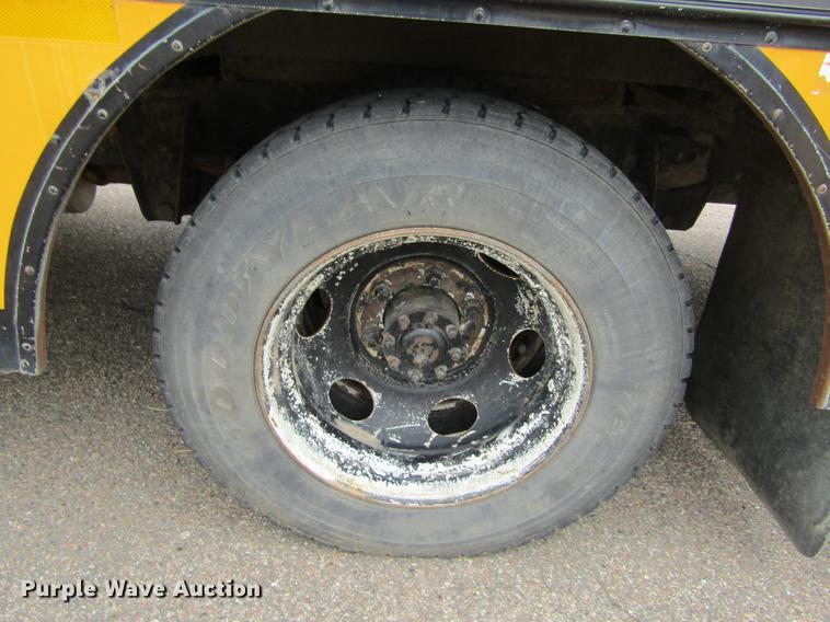 image for item DE6829 1994 Ford B700 Blue Bird school bus