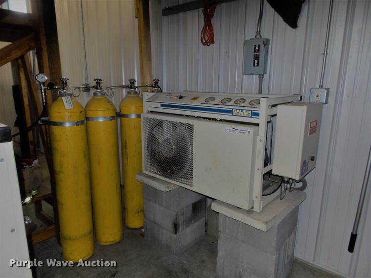 image for item DM9967 Bauer compressor/fill station