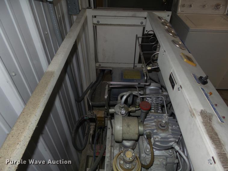 image for item DM9967 Bauer compressor/fill station