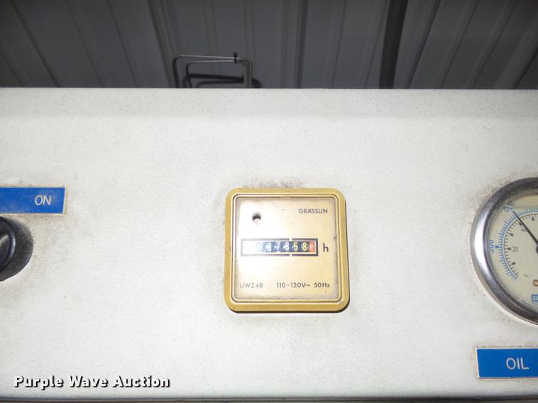 image for item DM9967 Bauer compressor/fill station