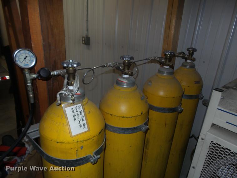 image for item DM9967 Bauer compressor/fill station