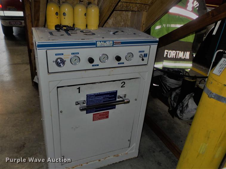 image for item DM9967 Bauer compressor/fill station