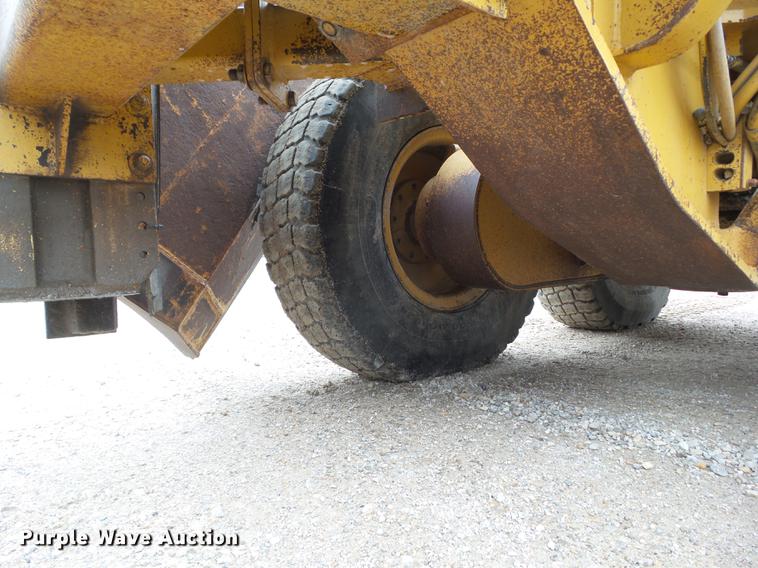 image for item DZ9246 1995 Caterpillar 140G motor grader