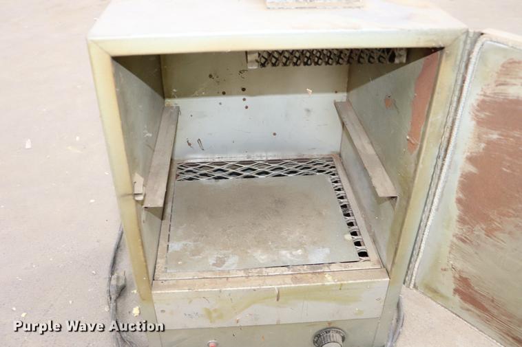 image for item EC9270 Plastic mold oven