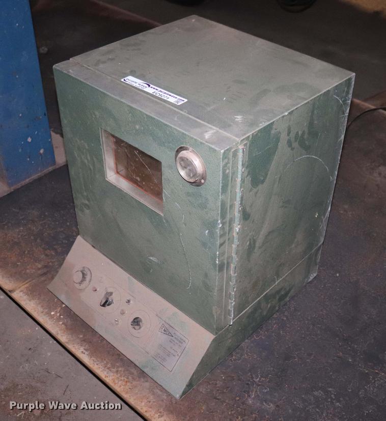 image for item EC9271 Emco 654 rotational molder