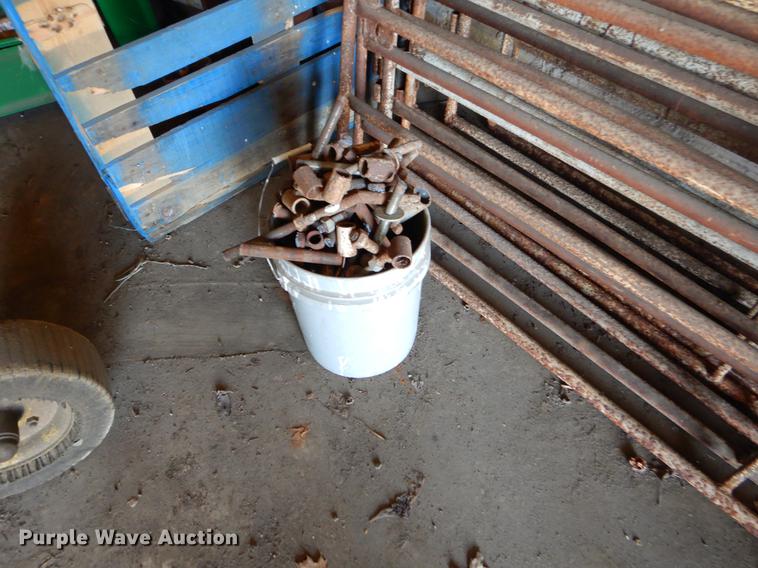 image for item EI9197 Livestock equipment