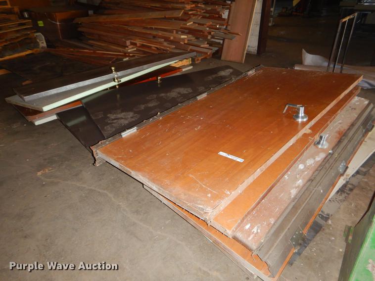 image for item EI9198 Approximately 10 doors