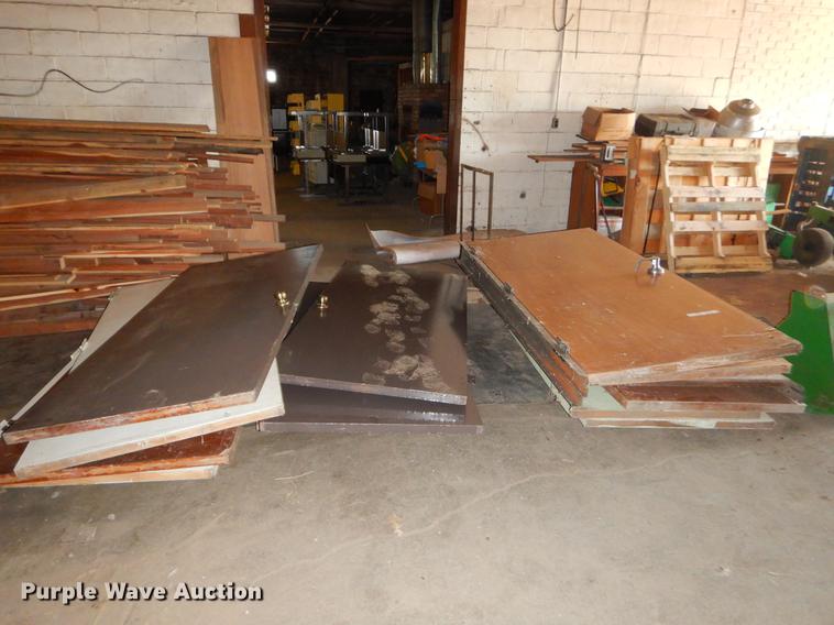 image for item EI9198 Approximately 10 doors