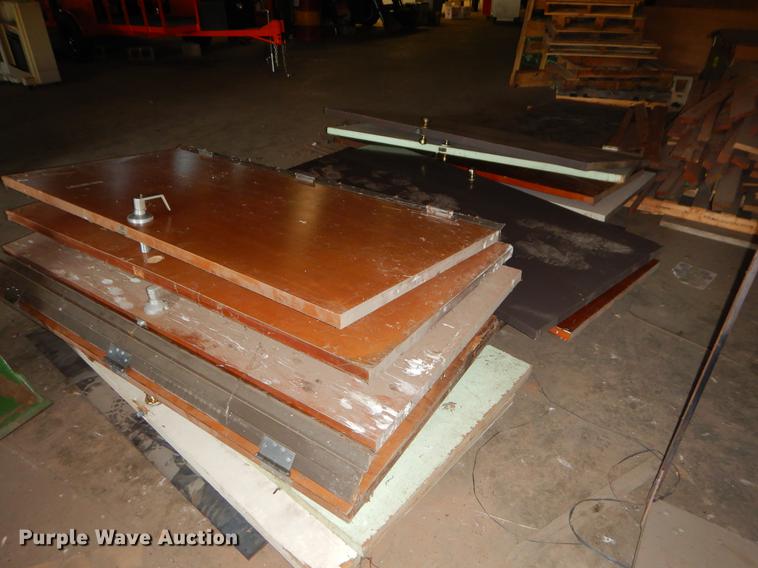 image for item EI9198 Approximately 10 doors