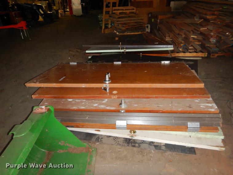 image for item EI9198 Approximately 10 doors