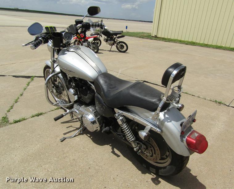 image for item EI9321 2004 Harley Davidson XL 1200 Custom motorcycle