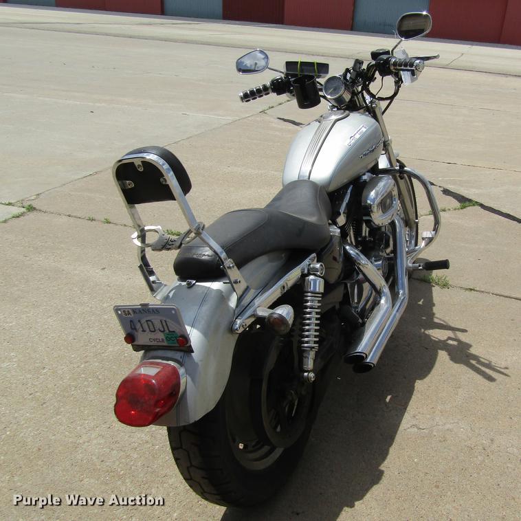 image for item EI9321 2004 Harley Davidson XL 1200 Custom motorcycle