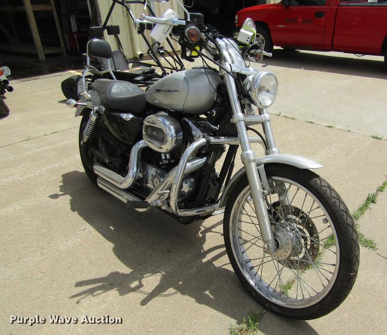 image for item EI9321 2004 Harley Davidson XL 1200 Custom motorcycle