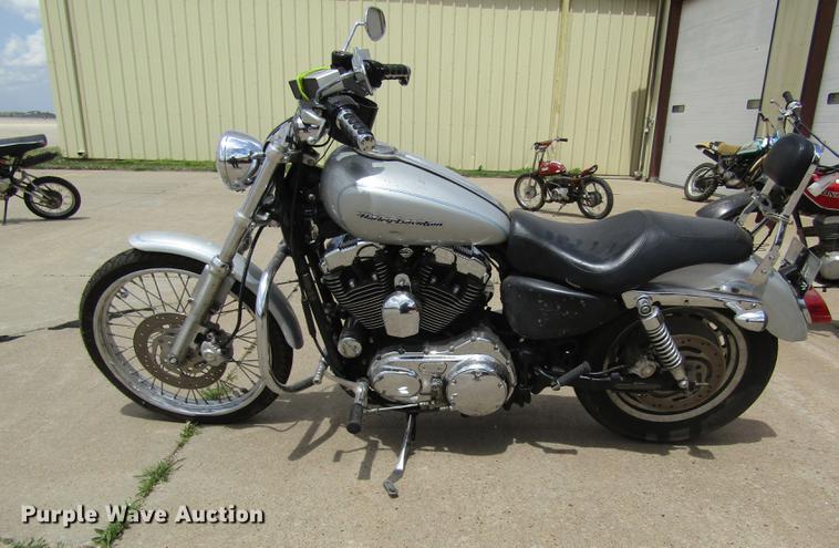 image for item EI9321 2004 Harley Davidson XL 1200 Custom motorcycle