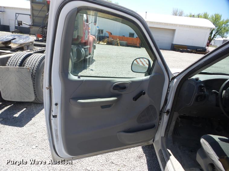 image for item EI9803 1999 Ford F150 pickup truck