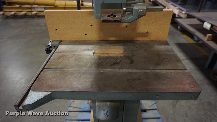 image for item EJ9457 Hitachi CB75F bandsaw