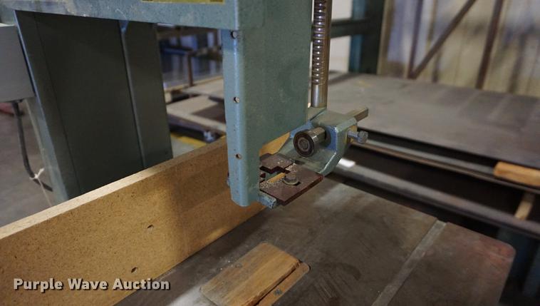 image for item EJ9457 Hitachi CB75F bandsaw