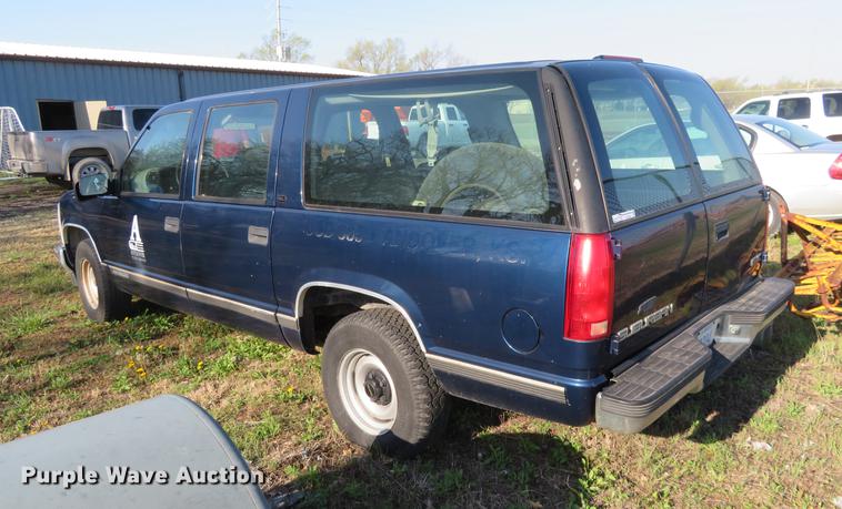 image for item EJ9545 1999 GMC Suburban 1500 SUV