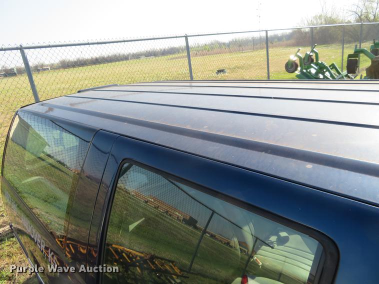 image for item EJ9545 1999 GMC Suburban 1500 SUV