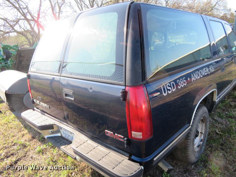 image for item EJ9545 1999 GMC Suburban 1500 SUV