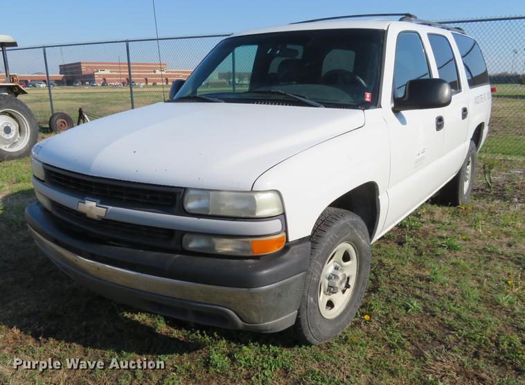 image for item EJ9550 2001 Chevrolet Suburban C1500 SUV