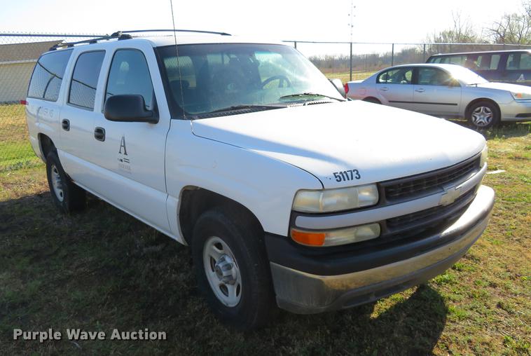 image for item EJ9550 2001 Chevrolet Suburban C1500 SUV