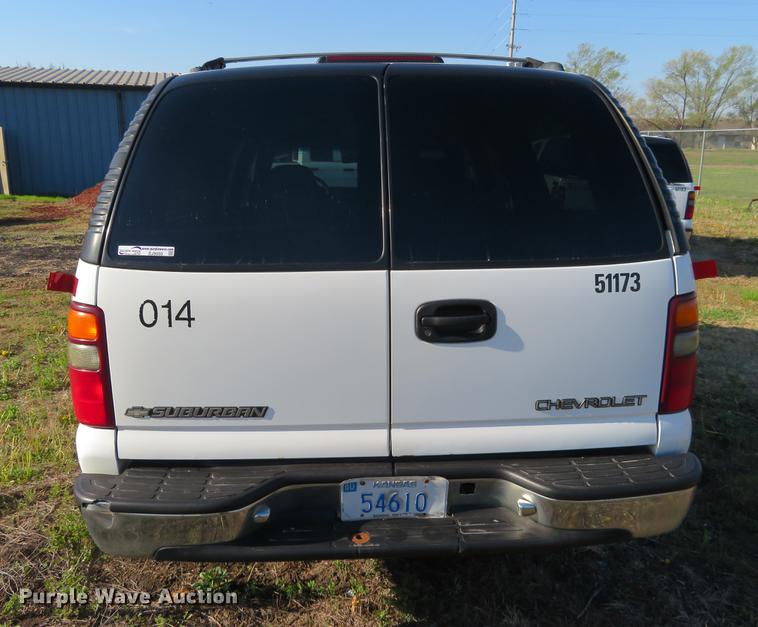 image for item EJ9550 2001 Chevrolet Suburban C1500 SUV