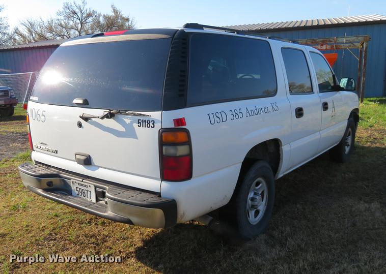 image for item EJ9551 2006 Chevrolet Suburban 1500 SUV