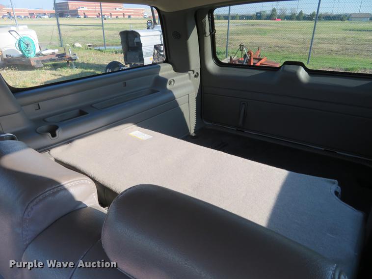 image for item EJ9551 2006 Chevrolet Suburban 1500 SUV