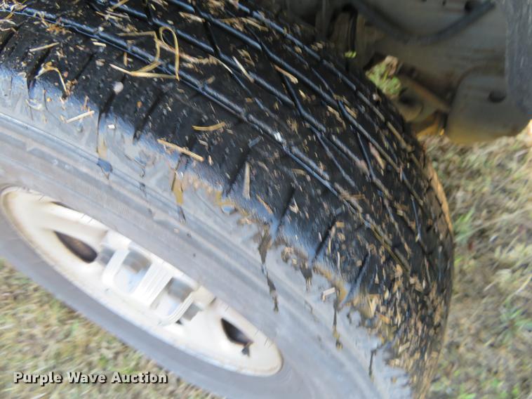 image for item EJ9551 2006 Chevrolet Suburban 1500 SUV