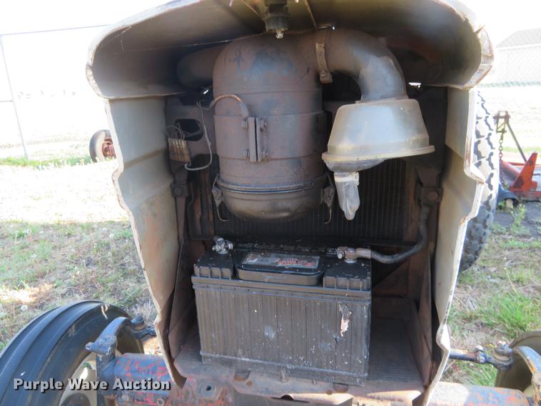 image for item EJ9553 White 2-50 Field Boss tractor