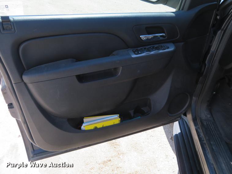 image for item EJ9598 2010 Chevrolet Tahoe SUV