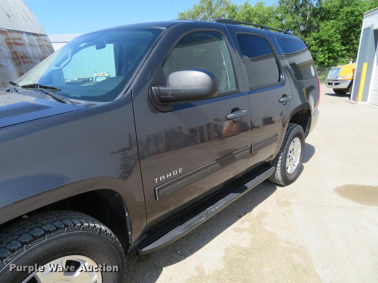 image for item EJ9598 2010 Chevrolet Tahoe SUV