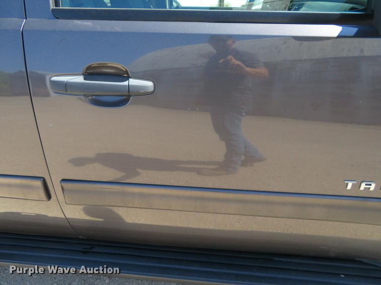 image for item EJ9598 2010 Chevrolet Tahoe SUV