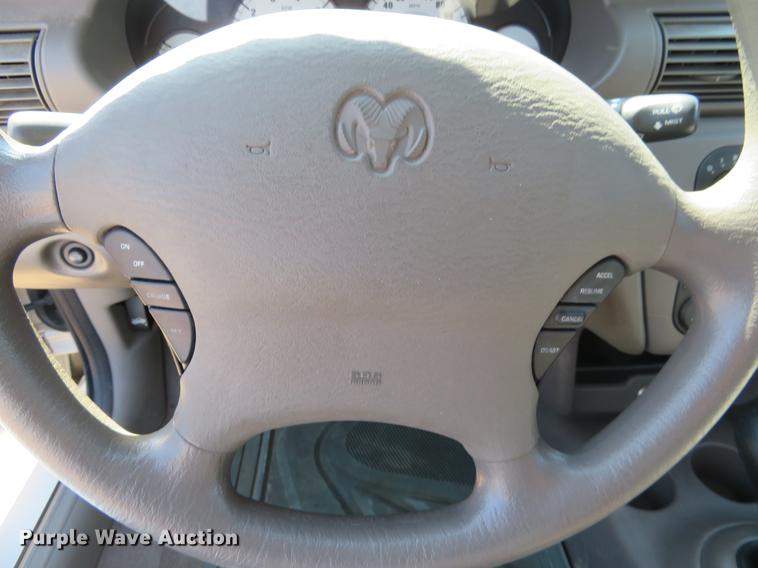 image for item EJ9599 2004 Dodge Stratus