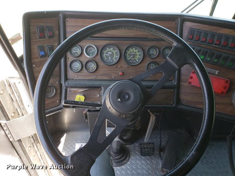 image for item EK9013 1991 E-one Sutphen Deluxe fire truck