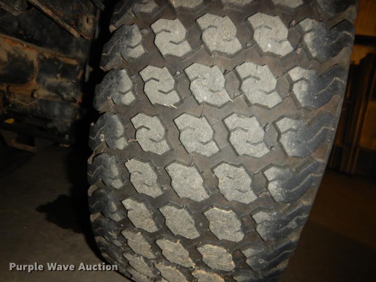 image for item EK9256 John Deere 755 tractor