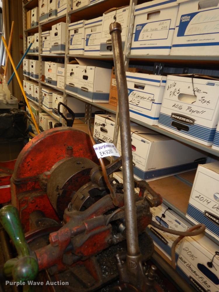 image for item EK9265 Beaver pipe threader